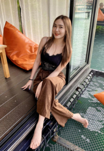 Thidarat-Kotbuppha-sexy-Black-jeed