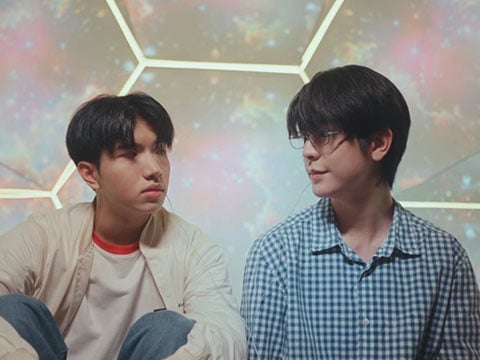 ซี เดชชาติ รับบทชีวา ใน WEIRDO-101 ตอนที่ 3