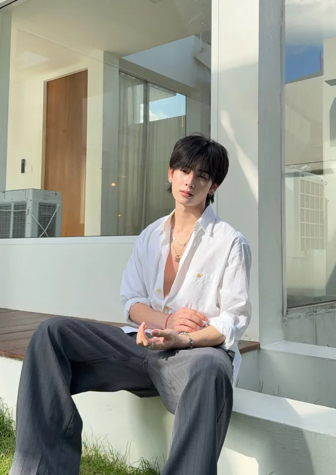 แซนต้า พงศภัค ในบรรยากาศสบาย ๆ