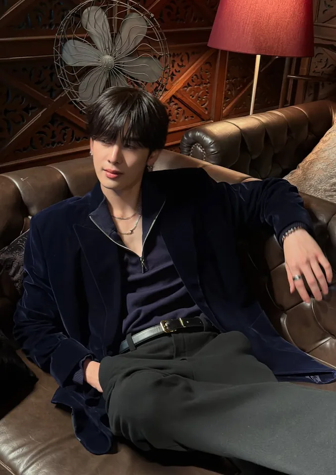 แซนต้า พงศภัค ถ่ายภาพสไตล์แฟชั่น